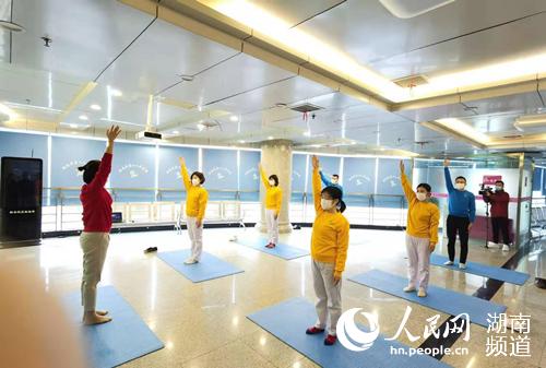 湖南開(kāi)通心理咨詢(xún)與危機(jī)干預(yù)24小時(shí)服務(wù)熱線，助力公眾心理健康